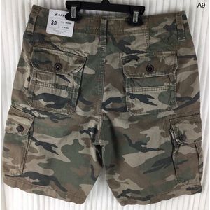 Mens AE camo cargo shorts. New!